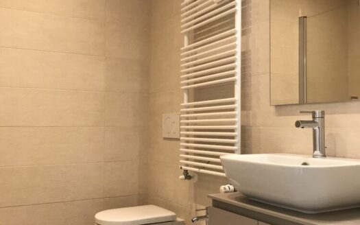Trilocale via privata Orio Vergani